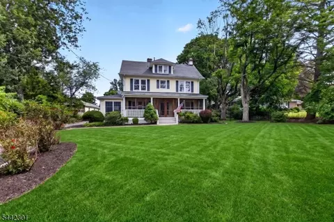 2 Russell Rd, Fanwood, NJ 07023