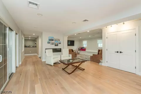 57 Coventry Rd, Wayne, NJ 07470 photo 14