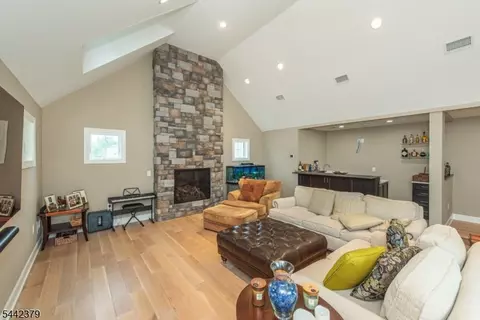 57 Coventry Rd, Wayne, NJ 07470 photo 19