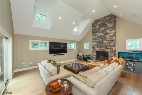 57 Coventry Rd, Wayne, NJ 07470 photo 20