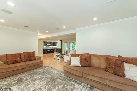 57 Coventry Rd, Wayne, NJ 07470 photo 16