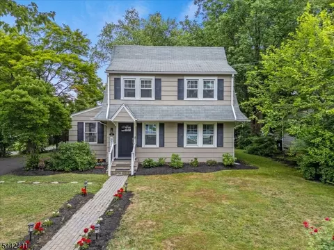 12 Dayton Cres, Bernardsville, NJ 07924