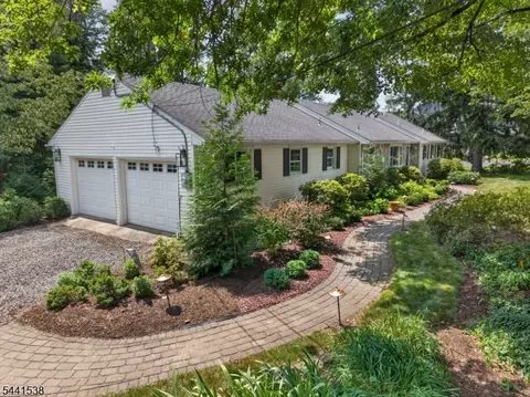 653 Foothill Rd, Bridgewater, NJ 08807