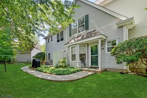 1005 Chatfield Dr, Pompton Plains, NJ 07444
