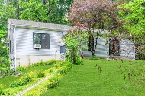 517 Townsbury Rd, Great Meadows, NJ 07838