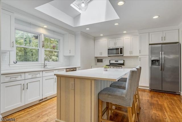 5 Persimmon Way, Springfield, NJ 07081