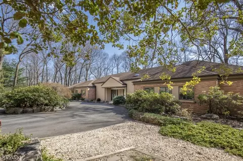 235 Mountainside Rd, Mendham Twp, NJ 07945