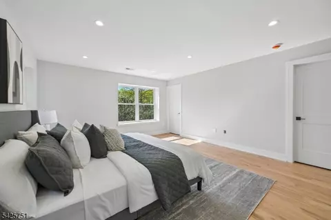 Bedroom - 136 Irwin St, Springfield, NJ 07081 photo 2 of 2