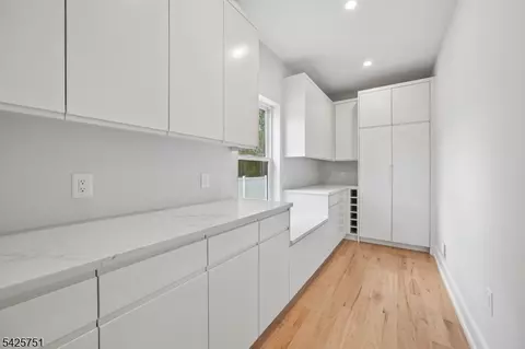 Entry Way - 136 Irwin St, Springfield, NJ 07081 photo 7 of 9