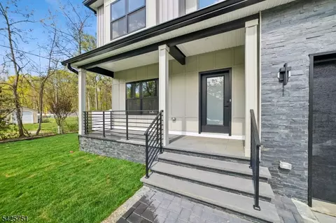 Exterior - 136 Irwin St, Springfield, NJ 07081 photo 3 of 5