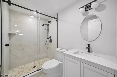 Bath - 136 Irwin St, Springfield, NJ 07081 photo 6 of 6