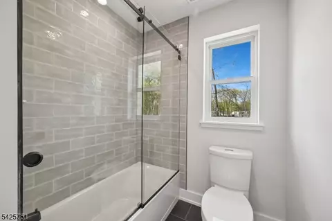 Bath - 136 Irwin St, Springfield, NJ 07081 photo 5 of 6
