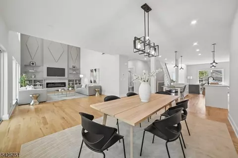 Dining - 136 Irwin St, Springfield, NJ 07081 photo 2 of 2