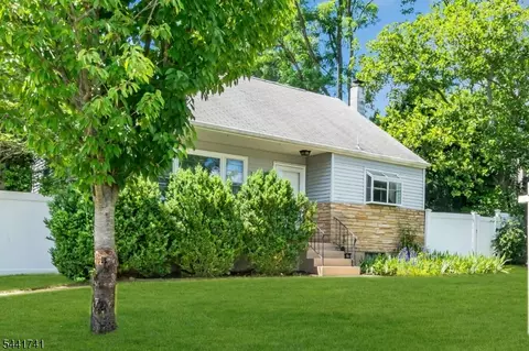 13 Allen St, Flemington, NJ 08822