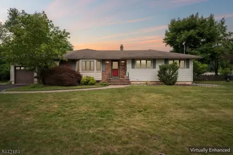17 Schwinn Dr, Clark, NJ 07066