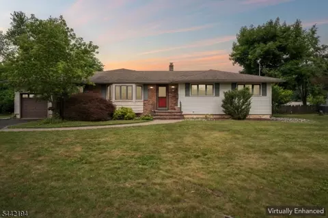 17 Schwinn Dr, Clark, NJ 07066