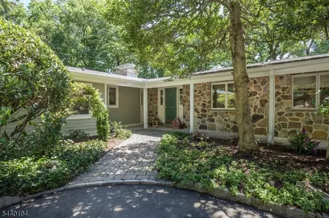 6 Post House Rd, Morristown, NJ 07960