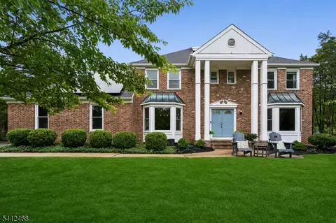 16 Wythe Ct, Belle Mead, NJ 08502