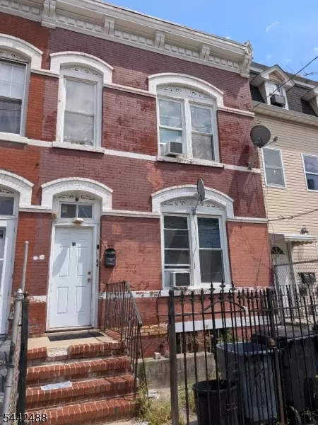 17 Wakeman Ave, Newark, NJ 07104