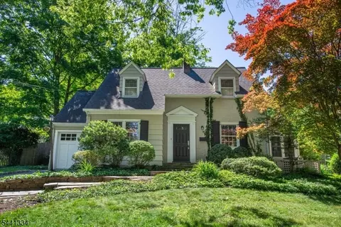 50 Parkview Ter, Summit, NJ 07901