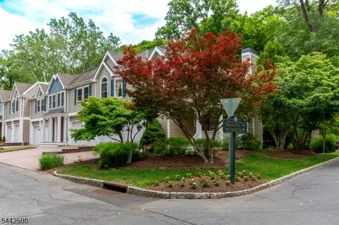 13 Rock Creek Woods, Lambertville, NJ 08530