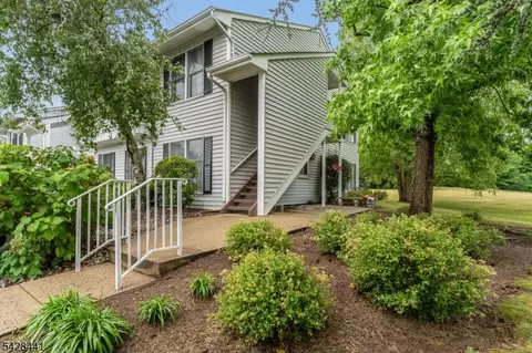 245 Nuthatch Ct, Three Bridges, NJ 08887