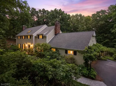 75 Green Hill Rd, Kinnelon, NJ 07405