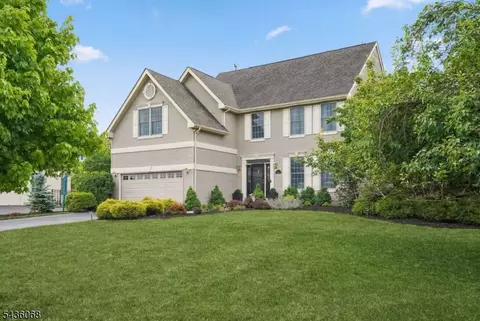62 Blue Grass Blvd, Somerville, NJ 08876