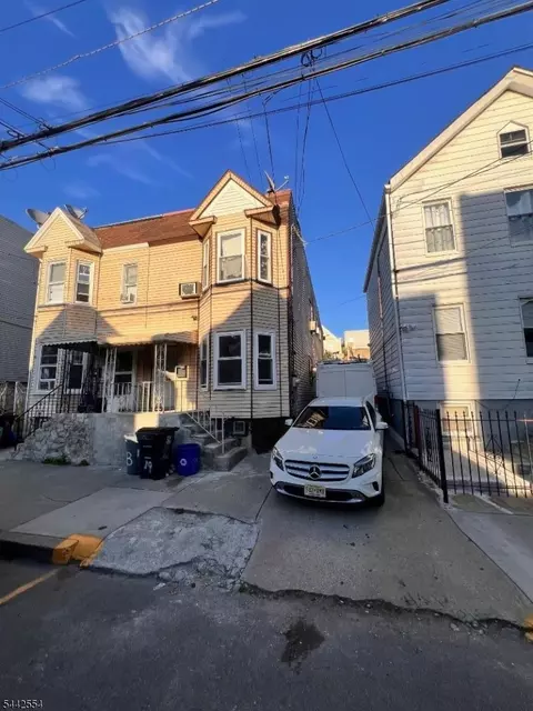 19 Highland Ave, Newark, NJ 07104