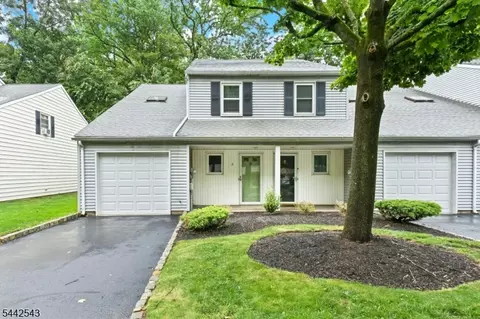 6 Crestwood Cmn, Scotch Plains, NJ 07076