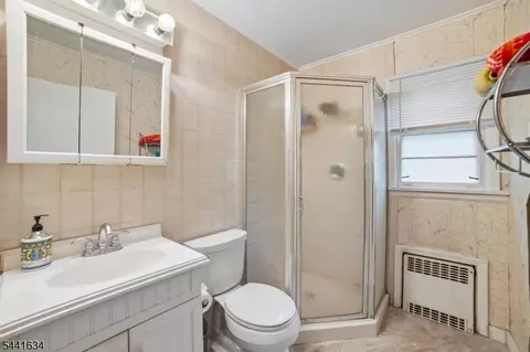 72 Lake Dr E, Wayne, NJ 07470 photo 16