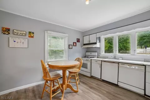 72 Lake Dr E, Wayne, NJ 07470 photo 12