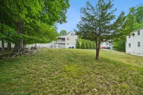 72 Lake Dr E, Wayne, NJ 07470 photo 29