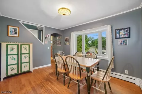 72 Lake Dr E, Wayne, NJ 07470 photo 9
