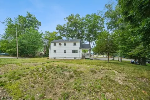 72 Lake Dr E, Wayne, NJ 07470 photo 27
