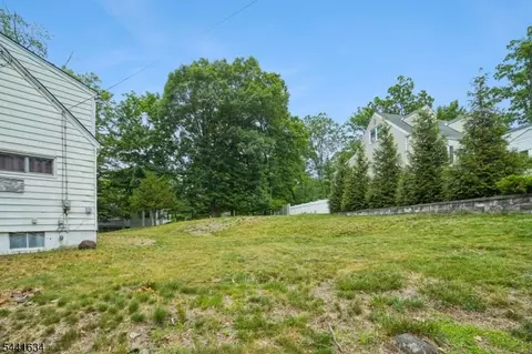 72 Lake Dr E, Wayne, NJ 07470 photo 32