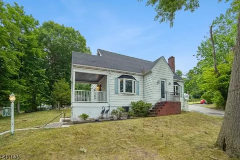 72 Lake Dr E, Wayne, NJ 07470 photo 2