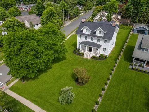30 E Main St, Mendham, NJ 07945