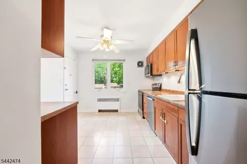 89 Troy Dr # D, Springfield, NJ 07081 photo 5