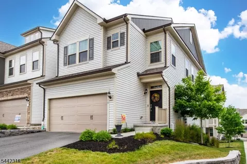10 Golden Rod Dr, Warren, NJ 07059