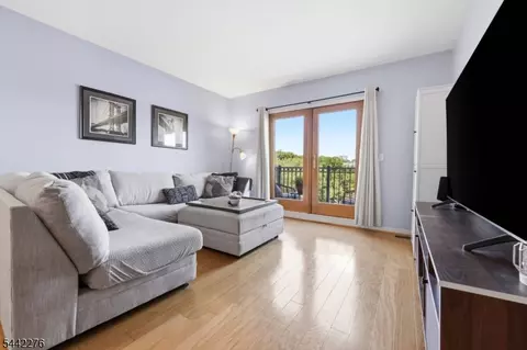 242 The Promenade #242, Edgewater, NJ 07020