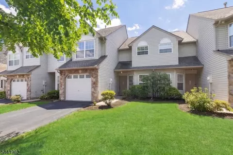 286 Nebula Rd, Piscataway, NJ 08854