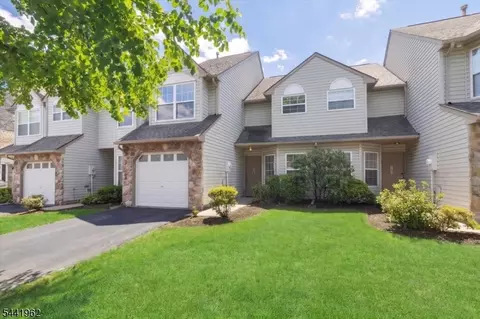 286 Nebula Rd, Piscataway, NJ 08854
