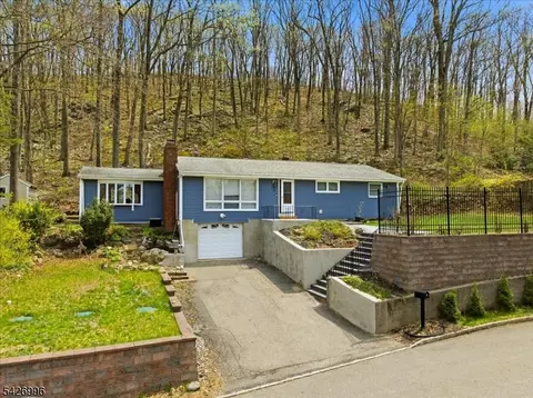 9 Hartung Ave, Riverdale, NJ 07457