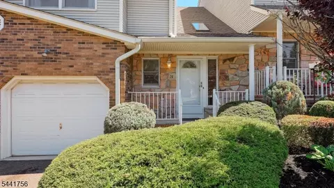 675 Raritan Rd #26, Clark, NJ 07066