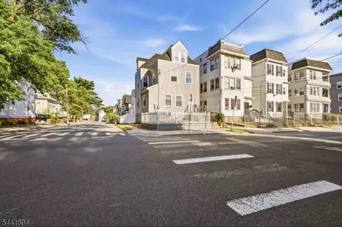 44 Fabyan Pl, Newark, NJ 07108
