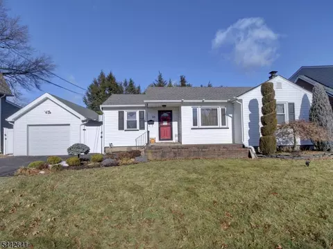 55 14th Ave, Elmwood Park, NJ 07407