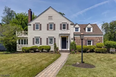 537 Wychwood Rd, Westfield, NJ 07090