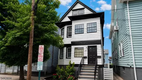 37 Prospect St, Bloomfield, NJ 07003