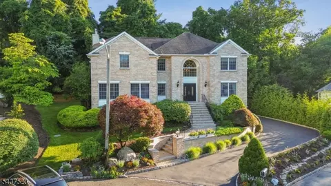 22 Trails End Ct, Westfield, NJ 07090